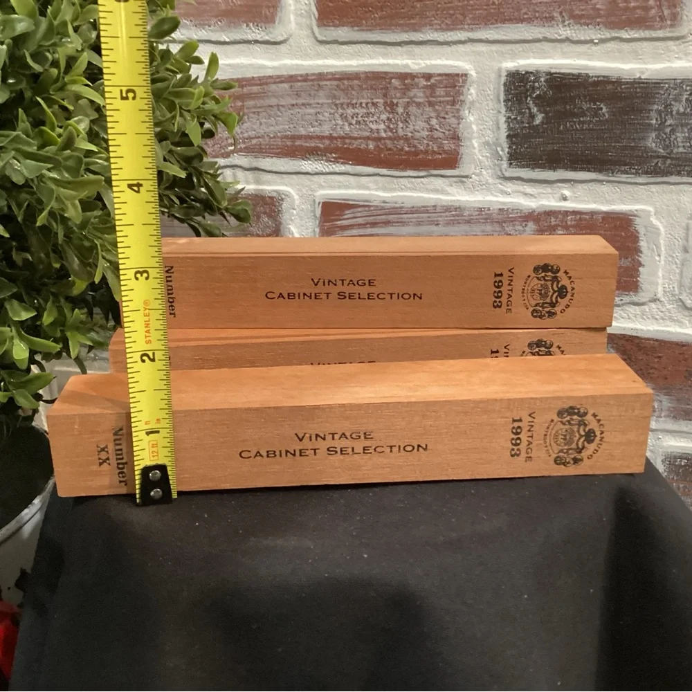 Vintage set of 3 individual Cigar Boxes dated 1993 - Very Unique Boxes - Nice
